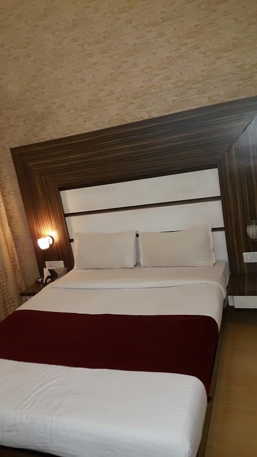 Hotel Khandesh Residency Панвел Экстерьер фото