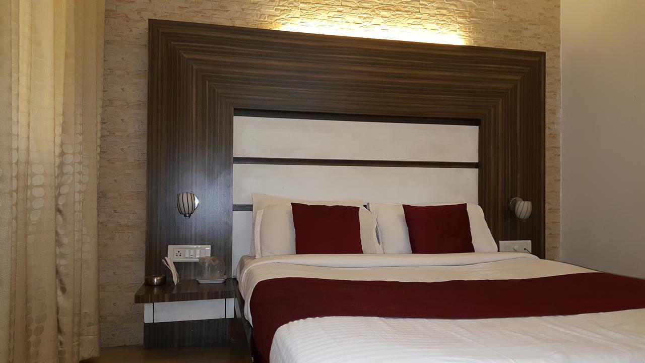 Hotel Khandesh Residency Панвел Экстерьер фото